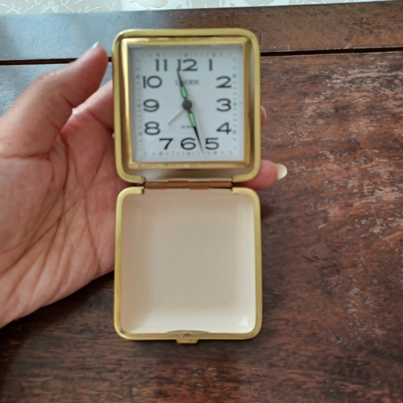 Antique Linden Foldable Travel Clock - Picture 7 of 9